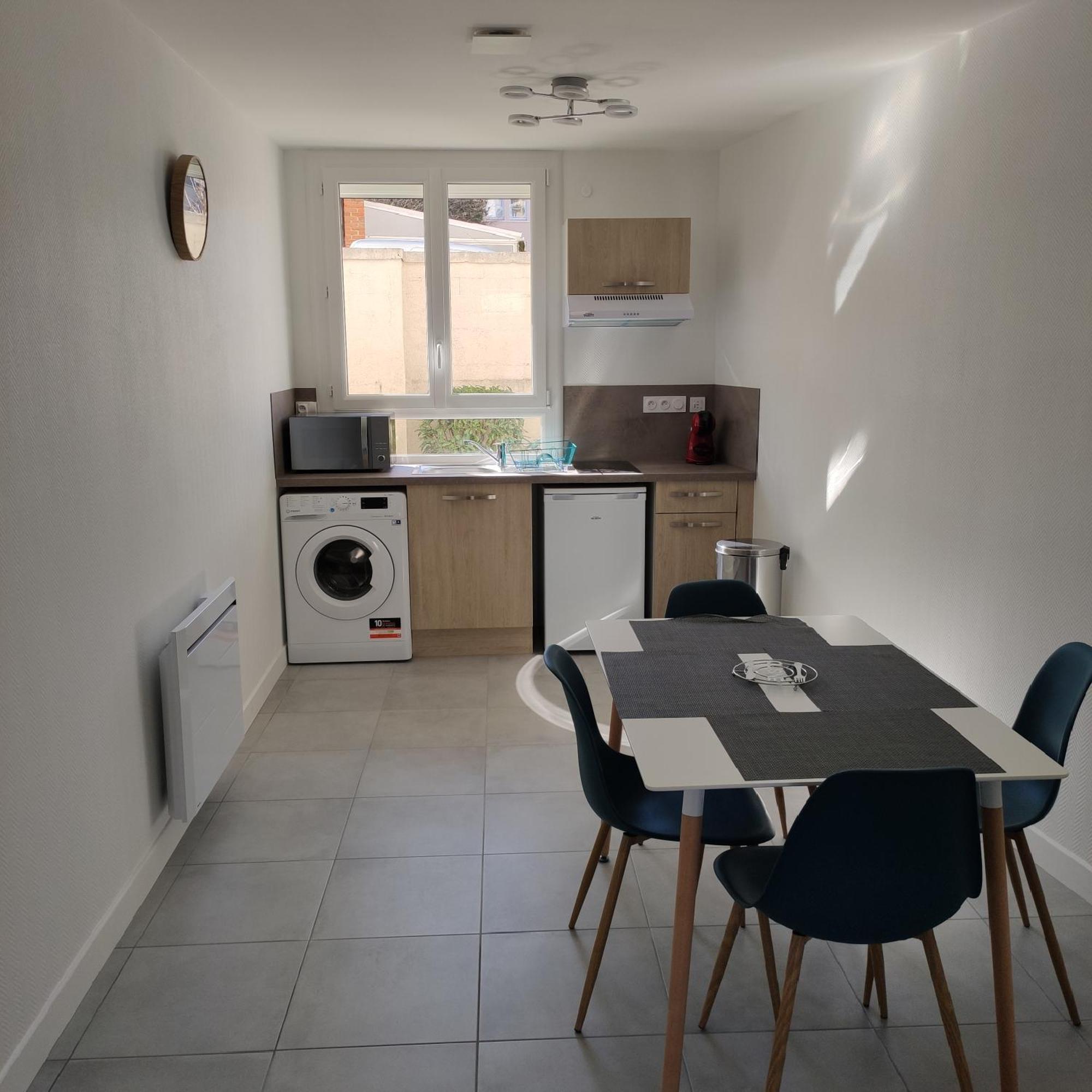 Appartement Cosy Avec Place De Parking Privee Le Mans Exteriör bild